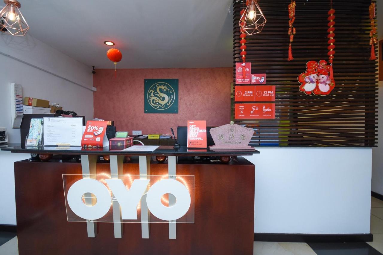 Super Oyo 976 Dragon Inn Miri Exterior photo