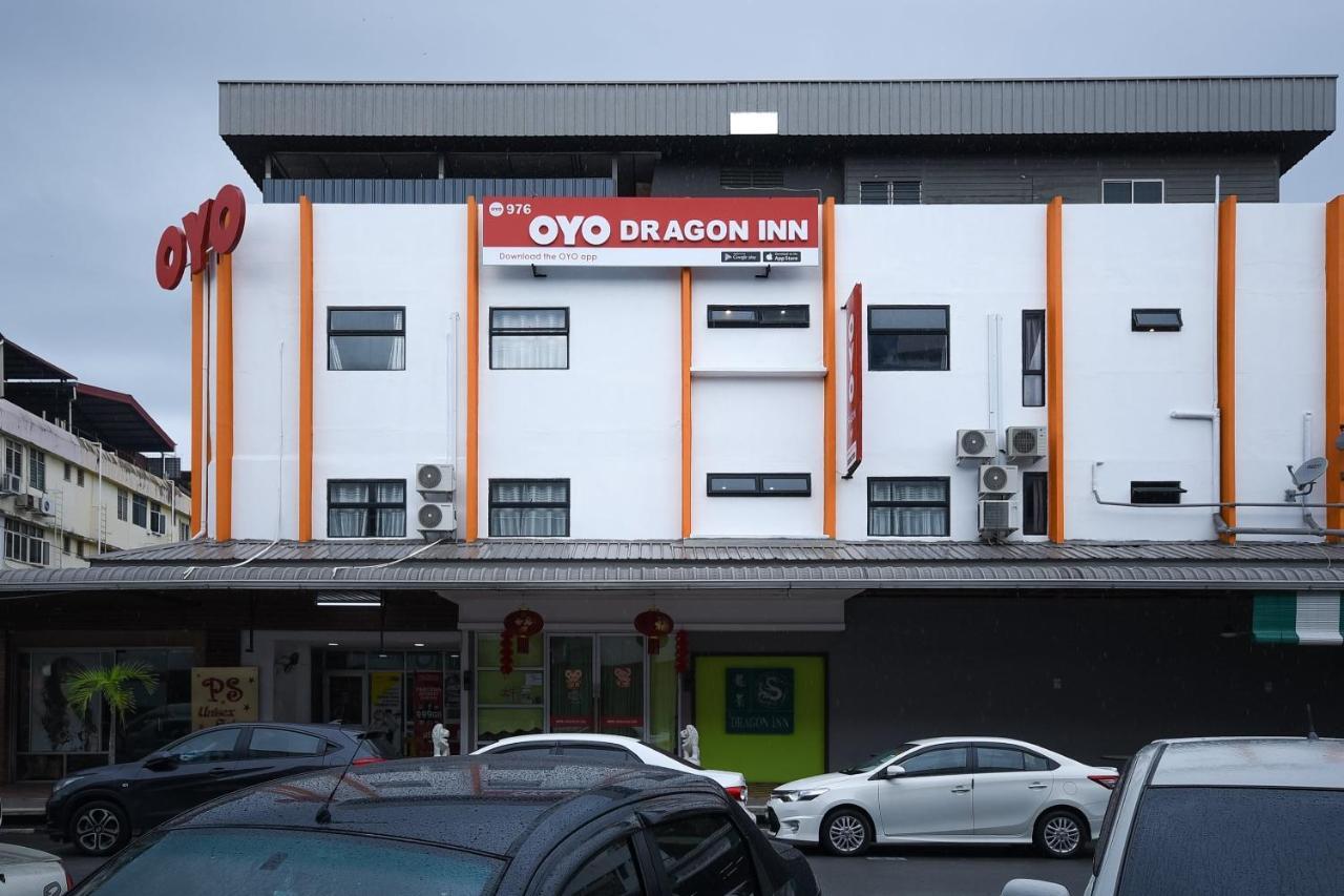 Super Oyo 976 Dragon Inn Miri Exterior photo